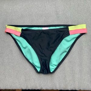 Black bikini bottoms